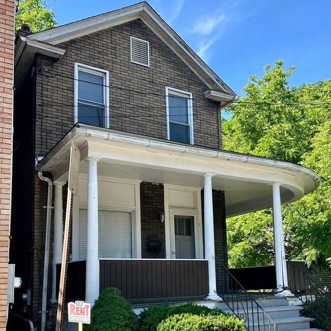 Photo - 626 Baldwin St