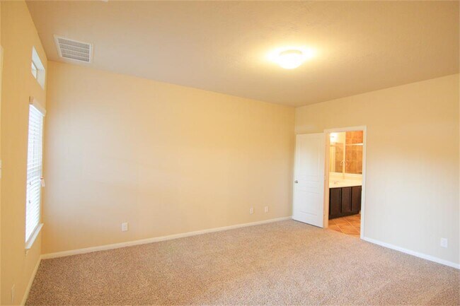 Building Photo - 8118 Malago Point Dr