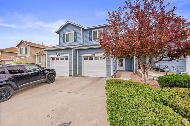 Building Photo - $1,700 - 2 Bed, 2.5 Bath Townhome in Color...
