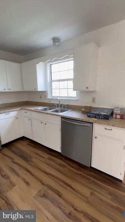 Photo - 102 Waterford Ln