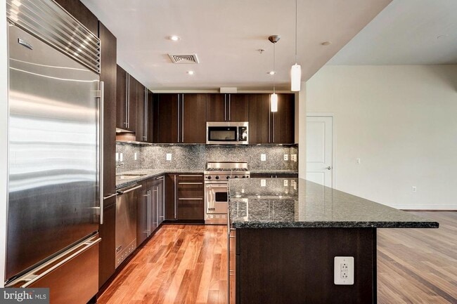 Photo - 2425 L St NW Unidad 736