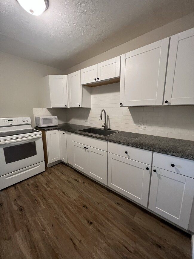 Photo - 454 Kling St