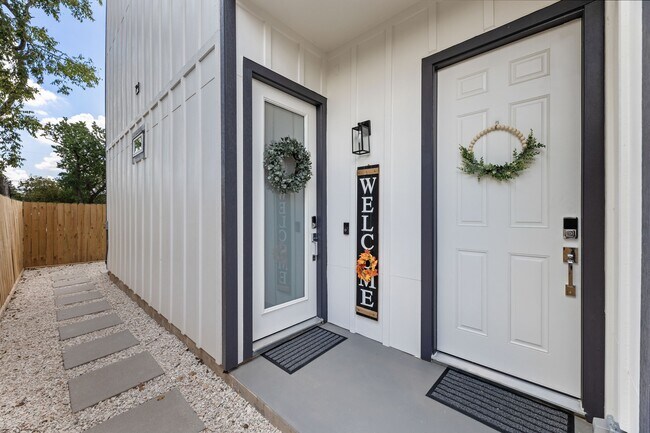 Photo - 3516 Noah St Unidad B