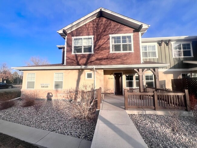 Building Photo - 3 bedroom/2.5 bath Condo with attached 2 car garage In Fossil Lake Subdivision in Fort Collins, CO