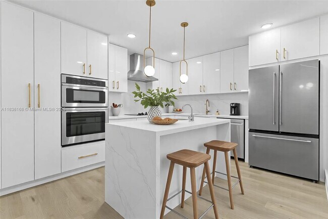 Photo - 5401 Fillmore St