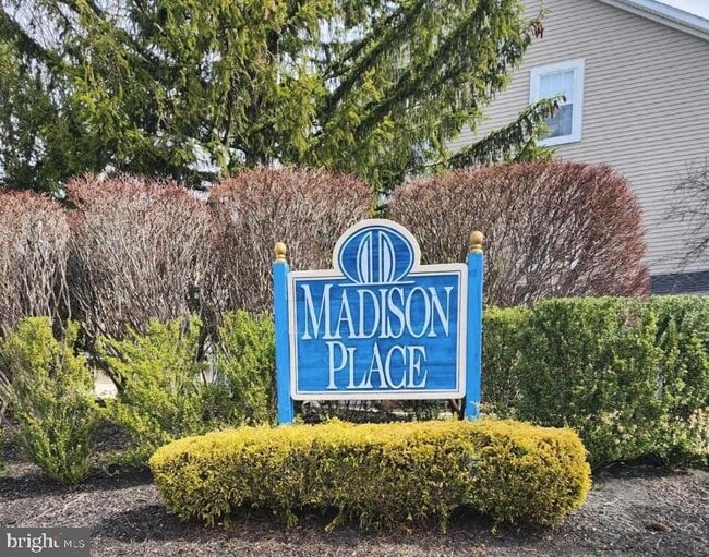 Photo - 4003A Saxony Dr