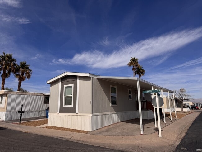 Building Photo - 2627 S Lamb Blvd