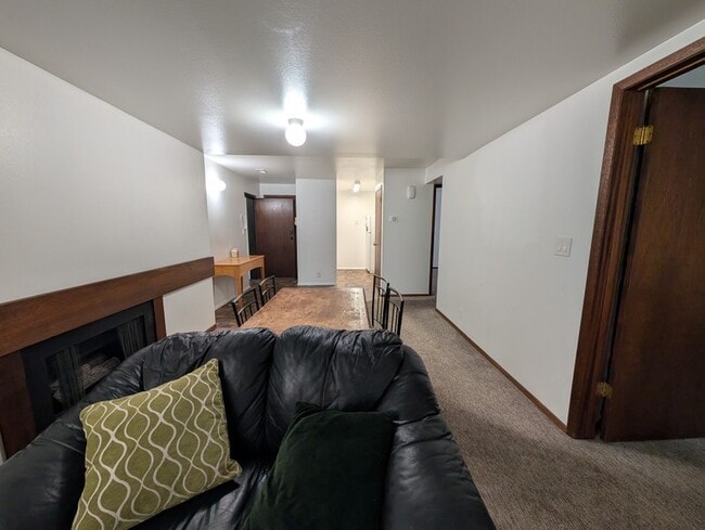 Photo - 1091 Country Hills Dr