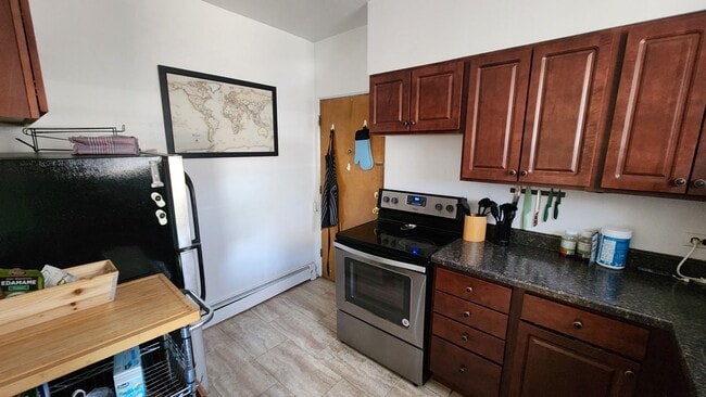 Building Photo - 1348 W Chase Ave Unit GARDEN Rental