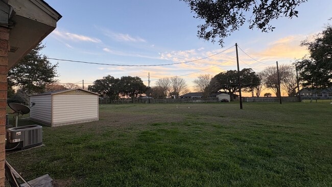 Building Photo - 768 Heritage Ln