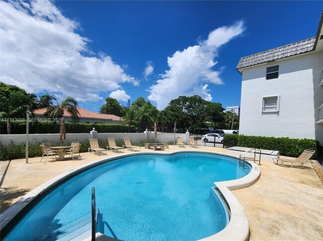 Photo - 6200 NE 22nd Way Unidad 212