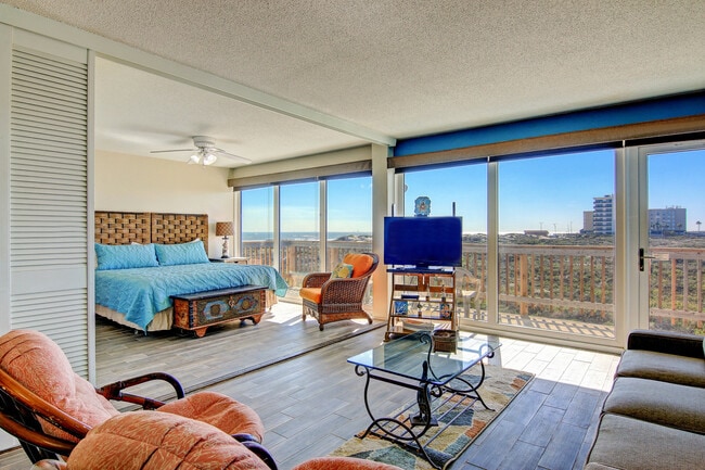 Photo - 14810 Windward Dr Unidad Gulfstream Condos e #222