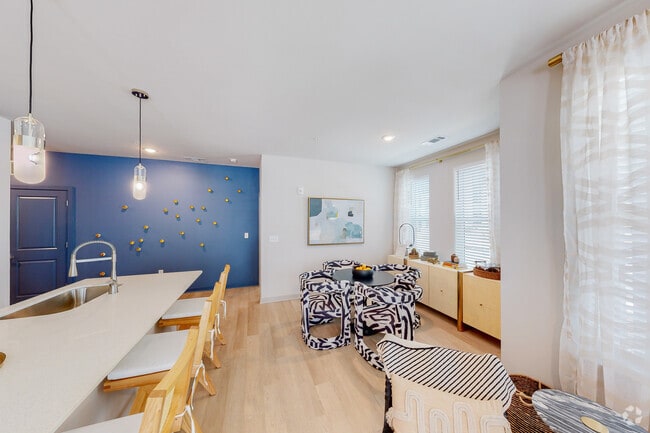 Unit 107 B2 2BD 2BD 1,279 SF
