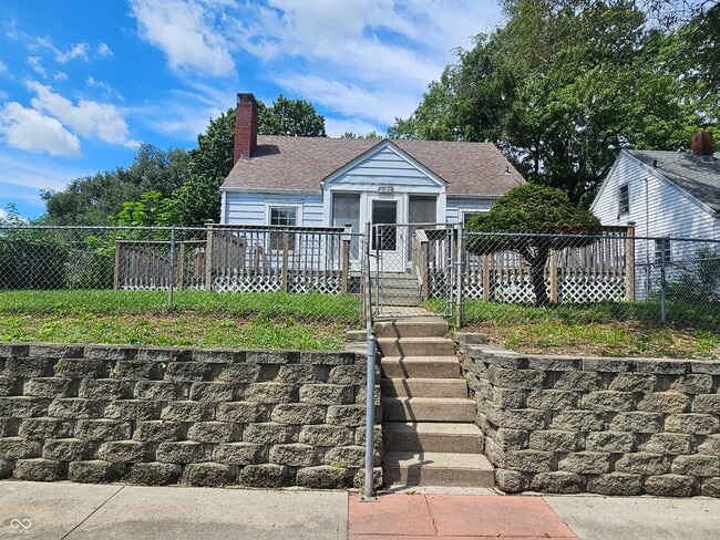 2307 Arrow Ave