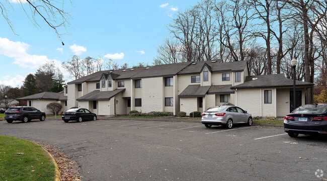 Building Photo - 42 Simsbury Landing Unit 42 Rental
