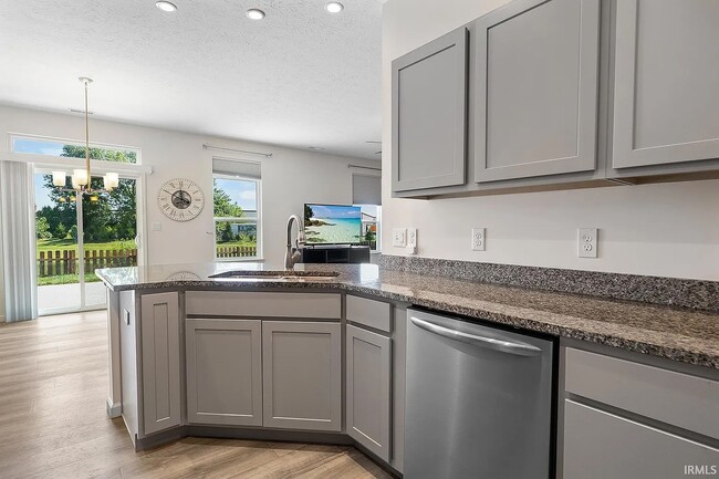 Photo - 2911 Poinciana Dr