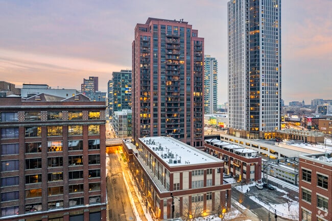 Photo - Kinzie Station East Tower