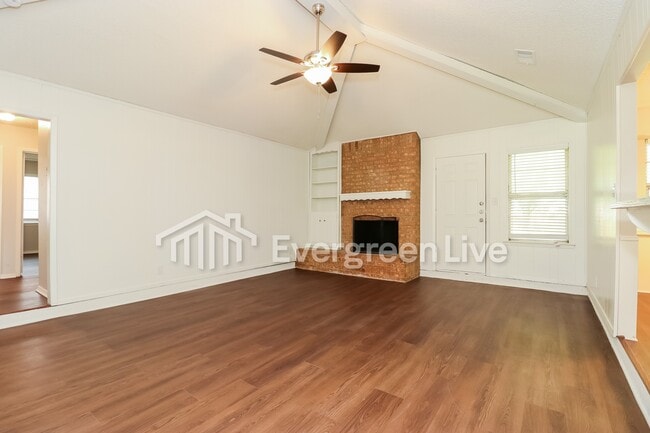 Photo - 2417 Meadow Vw