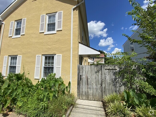Building Photo - 1115 Winchester St Rental