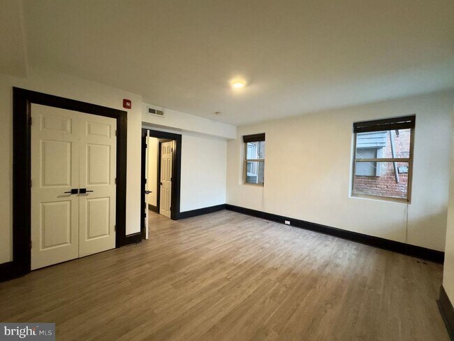 Photo - 1210 N Calvert St Unidad T