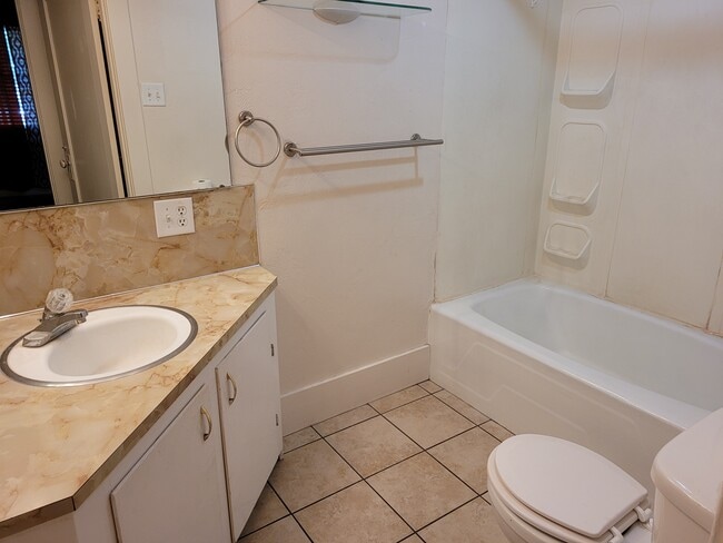 Photo - 742 W Bonneville St