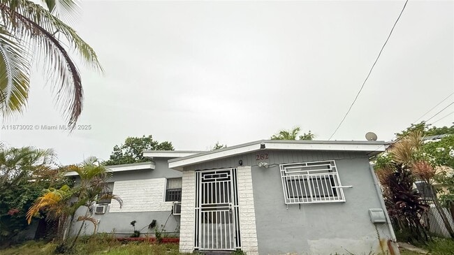 Photo - 282 NW 98th St
