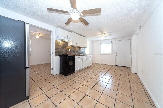 Photo - 620 25th St W