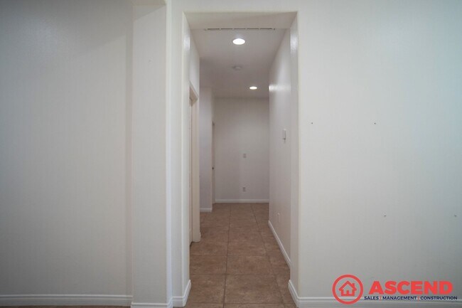 Photo - Beautiful 4 Bedroom in Southwest!