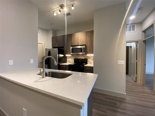 Photo - 3616 Richmond Ave. Unidad 1809