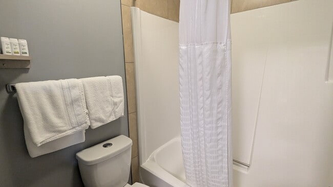 Photo - 3282 13 Av SE