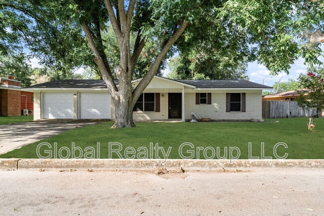 Building Photo - 138 Bobolink Dr
