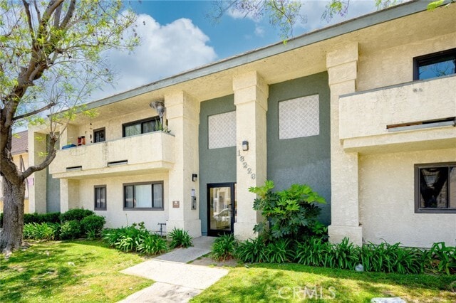 Building Photo - 16226 Vanowen St Unit 211