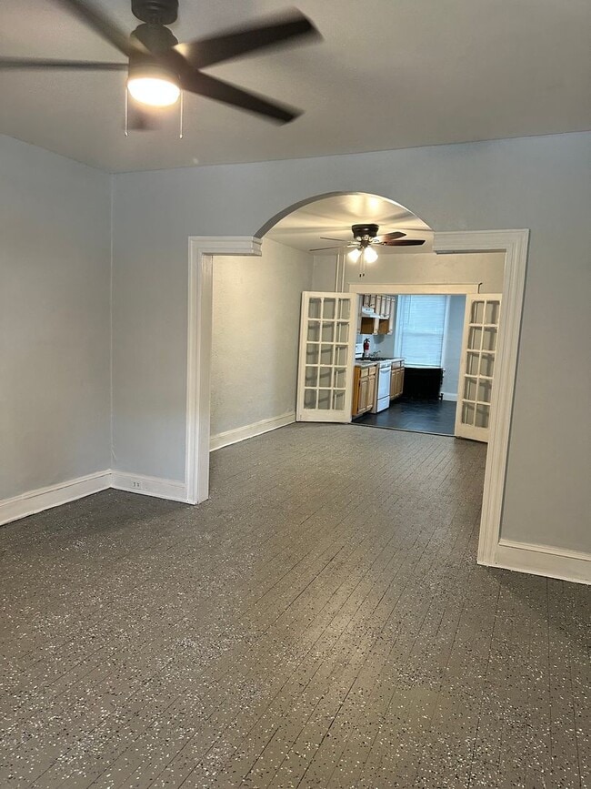 Building Photo - Spacious Home! Finished Basement! W/D! Available Now!