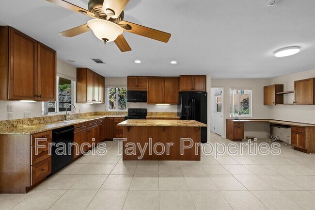 Photo - 2230 E El Norte Pkwy