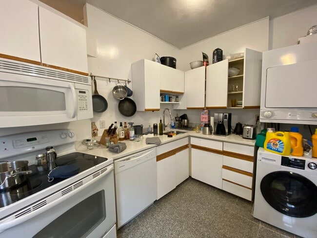 Building Photo - 87 Prince St Unit R