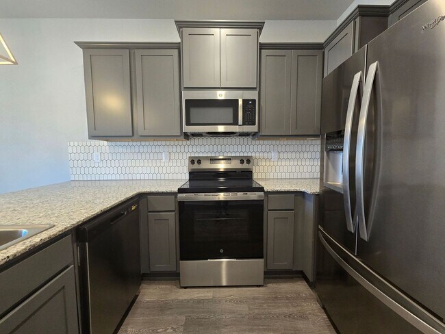 Photo - 1241 LEXINGTON Dr Unit 1241 Lexington -  A
