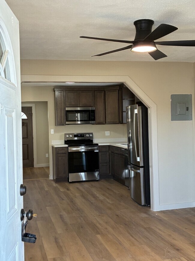 Photo - 910 Conant Ave