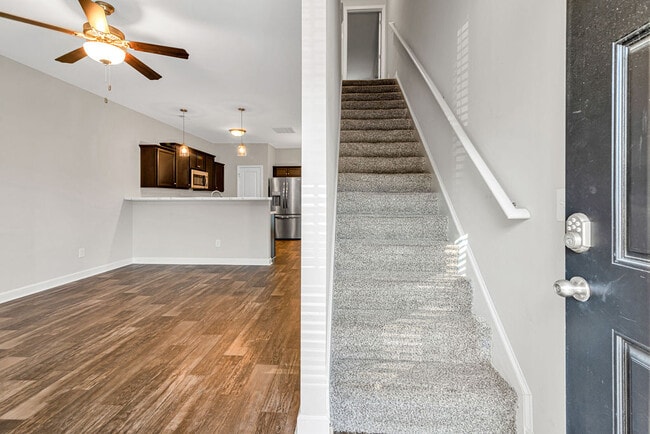 Photo - 10 Jaydn Dr W