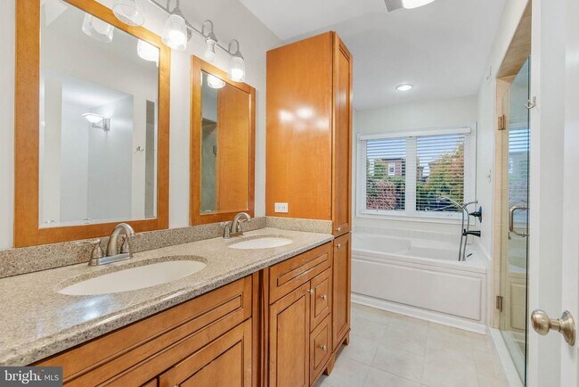 Photo - 2322 Wallace St