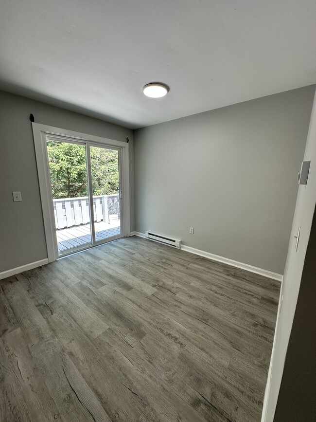 Photo - 70 Pond Meadow Rd