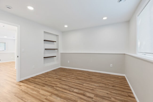 Photo - 915 Blair Cir