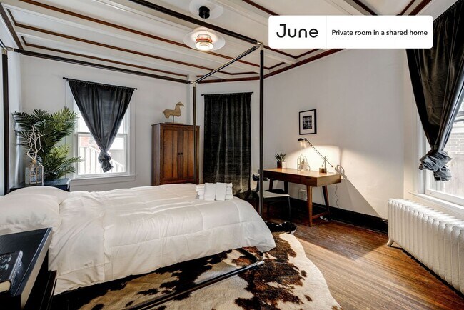Room in Shared 7 bed/3.5 bath home in Woodley Park