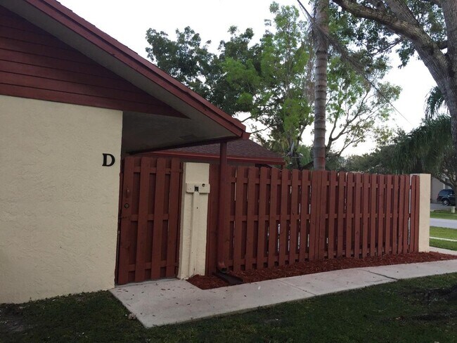 Photo - 13825 Yarmouth Dr