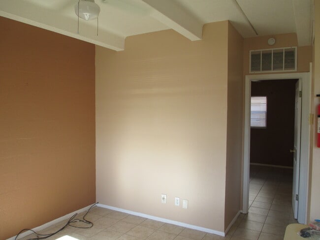 Photo - 1715 Dixon Blvd Unidad 114