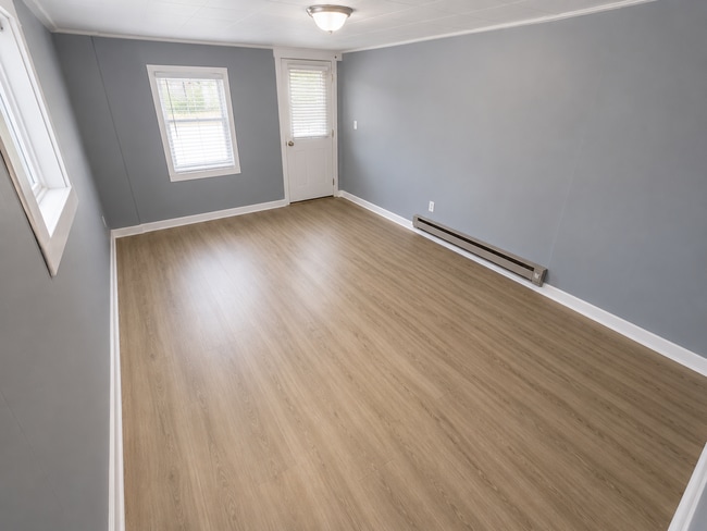 Building Photo - Bucer's Unit 201 S Main  B