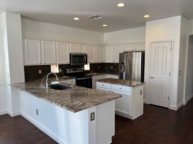 Photo - AVAILABLE NOW IN SEVILLE, GILBERT!!!