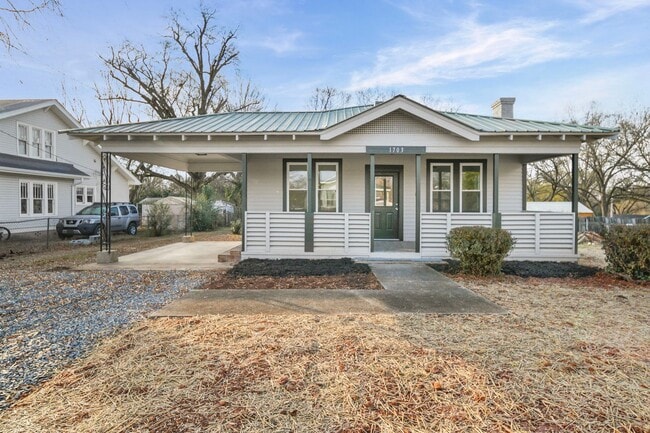 Photo - 1703 Lowder St