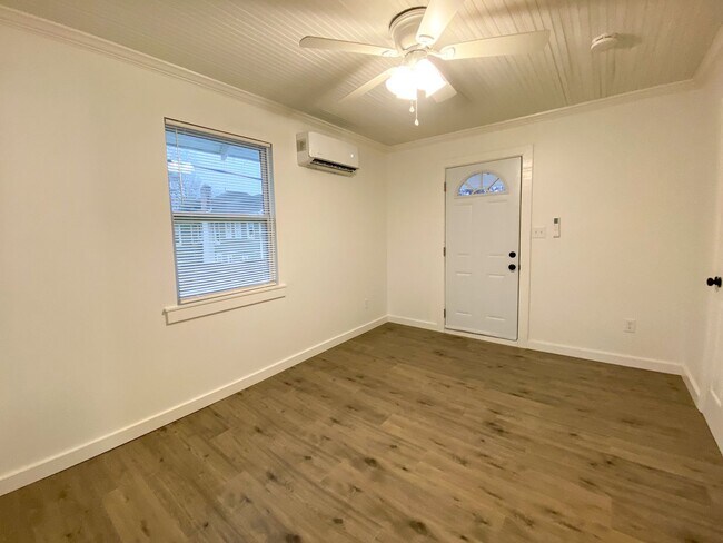 Photo - Recently renovated efficiency apartment in midtown