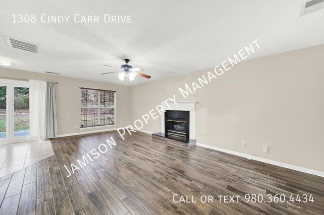 Photo - 1308 Cindy Carr Dr