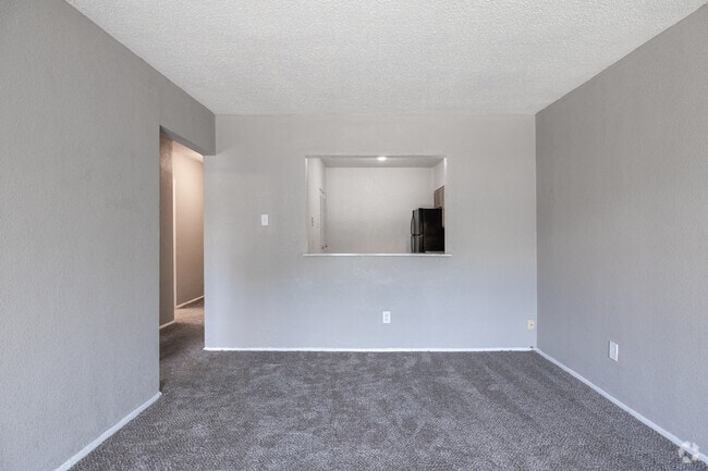 1BR, 1BA - 660SF - Dining Room